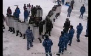 Первоуральские спецназовцы пресекли беспорядки