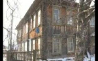 Жильцы аварийного барака отказываются выселяться