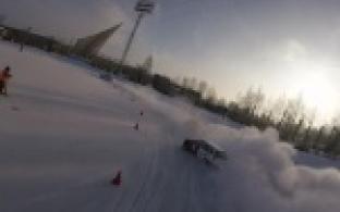 Автогонщики сразились на ледовом треке