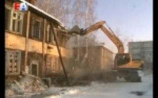 В Талице сносят три барака