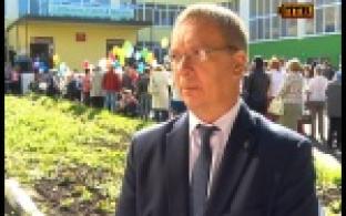 Владислав Изотов поздравил школу №6 с началом 50-ого учебного года