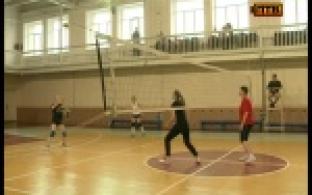 Шахматный блиц, футбольный турнир и волейбольное первенство - за один день