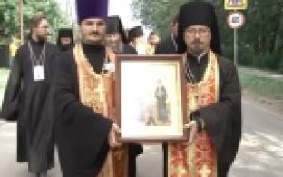 Более 60 тысяч человек прошлись крестным ходом от Храма-на- Крови до Ганиной Ямы