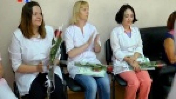 В преддверие профессионального праздника почетные грамоты вручили лучшим медицинским работникам Первоуральска