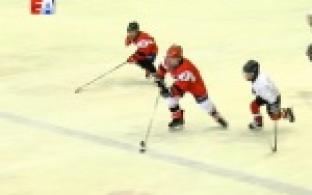 Команды Первоуральска и Екатеринбурга провели товарищеский матч по хоккею с шайбой