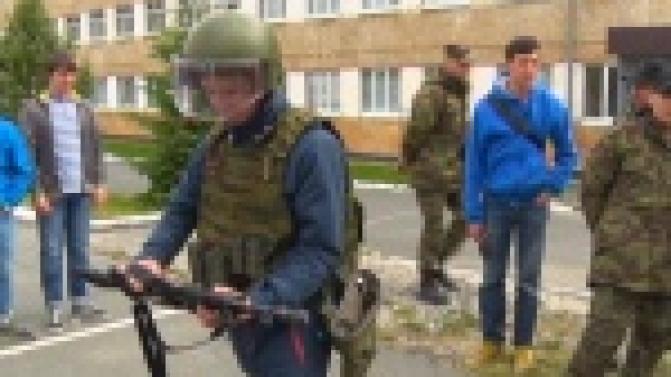 В рамках военно-учебных сборов старшеклассники посетили базу управления по конвоированию ГУФСИН