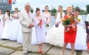 Все они уже давно замужем, у многих есть дети