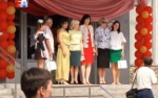 Последний звонок сегодня прозвучал для 570-ти первоуральских выпускников