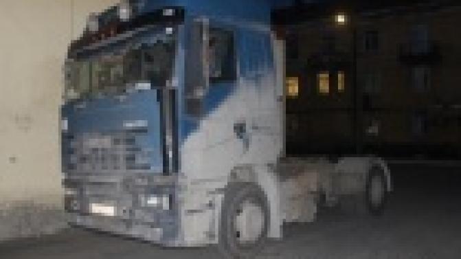 На трассе Екатеринбург-Пермь злоумышленник напал на фуру с дизельным топливом