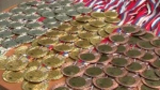 Воспитанники первоуральских секций по плаванию показали, чего добились за год