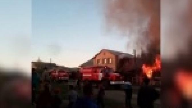 Пожарные устанавливают причину возгорания на улице Ватутина