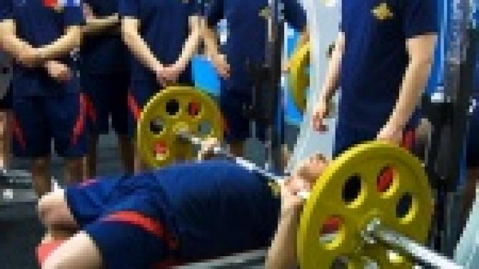 В игровых и силовых видах спорта соревнуются студенты и солдаты