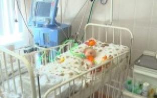 Порядка полутора миллиона рублей необходимо семье Куриловых, чтобы их годовалая дочка смогла жить не в палате реанимации, а дома