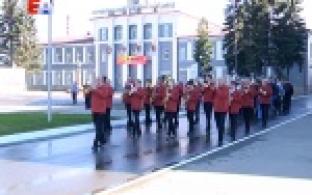 Первоуральцы возложили цветы к вечному огню в память о погибших новотрубниках