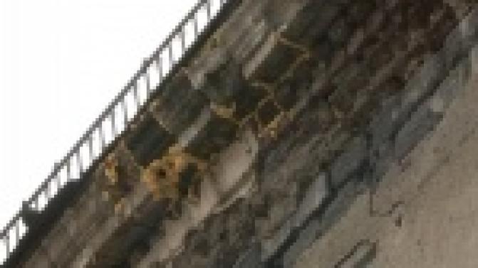 Сюрприз за сюрпризом преподносит людям старое здание по адресу Ватутина 28