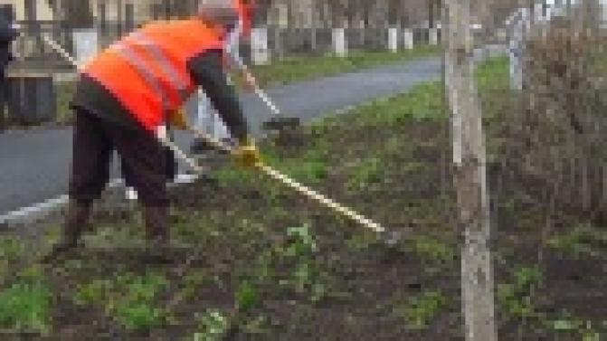 Месячник чистоты в Первоуральске идёт полным ходом