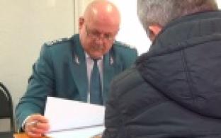 Судебные приставы и налоговики ведут работу с неплательщиками