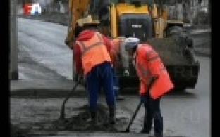 На первоуральских дорогах началась борьба с весенней грязью.