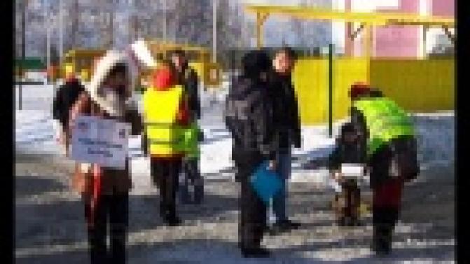 Перевозишь ребенка в автокресле - получи специальную наклейку на машину.