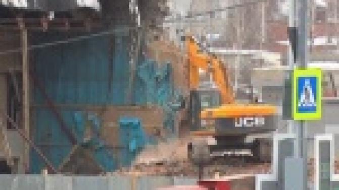 Бывшее здание театра "Вариант" пошло под снос