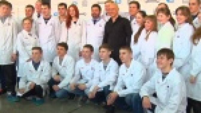 Певец Денис Майданов посетил Первоуральский Новотрубный завод