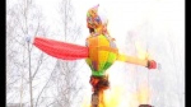 Тысячи первоуральцев отпраздновали Масленицу.