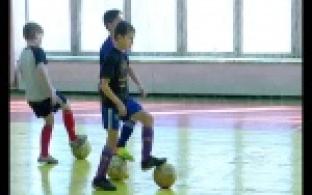 Ради мечты готов сбежать со школьных уроков и даже жить в спортзале.