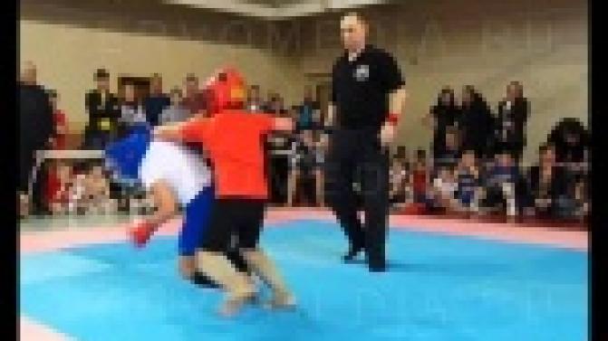 Три сотни спортсменов съехались в Первоуральск, чтобы принять участие в соревнованиях по борьбе и кулачному бою.