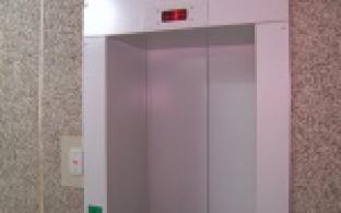 В городской поликлинике появился новый лифт