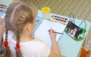 Нарисуй маму и расскажи о ней всему городу