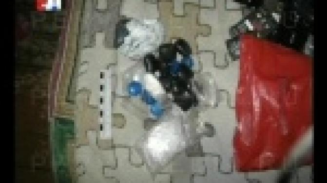 Первоуральские полицейские изъяли крупную партию синтетических наркотиков.