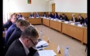 Получаешь зарплату из бюджета или нет - отчитайся о доходах.