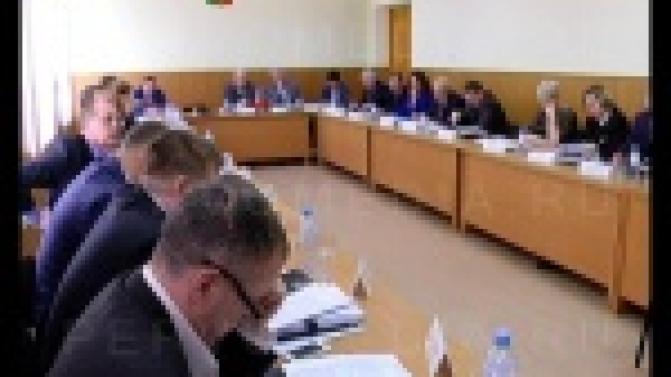 Получаешь зарплату из бюджета или нет - отчитайся о доходах.