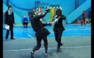 Быстрые уколы, финты, агрессивные выпады и мощные удары.