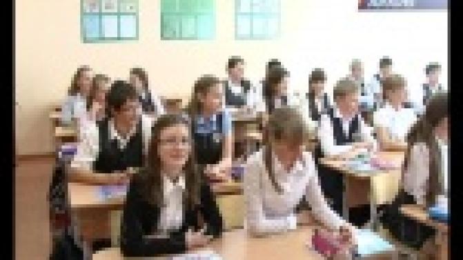 В школьных столовых Первоуральска обновили ассортимент блюд, специальное оборудование и посуду.