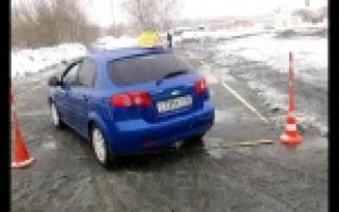 Будущие автолюбители Первоуральска сдают на права по новым стандартам.