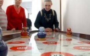 Региональный министр соц. политики побывал в первоуральском центре " Осень"