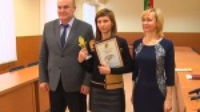 Работу организаторов выборов в областной молодежный парламент отметили