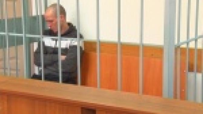 Одного сбил насмерть, другого избил