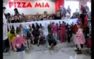 Самые артистичные, творческие и искренние.