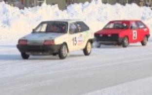 Мороз и холодный январский ветер не остановили любителей автогонок