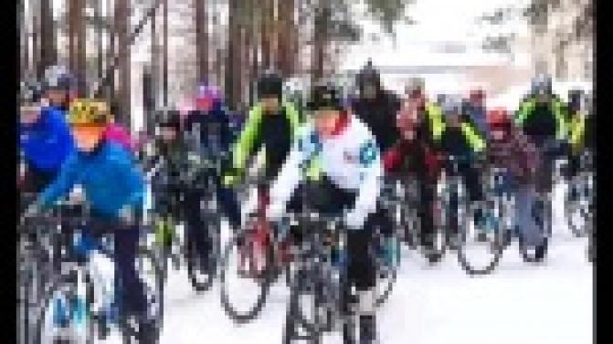 Первоуральцы вышли на зарядку с чемпионом.