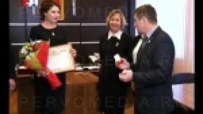 Поощрили сегодня и руководителя фракции "Единая Россия" в Первоуральске Наталью Воробьёву