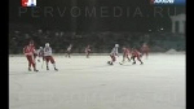 Завтра на городском стадионе состоится долгожданное открытие хоккейного сезона.