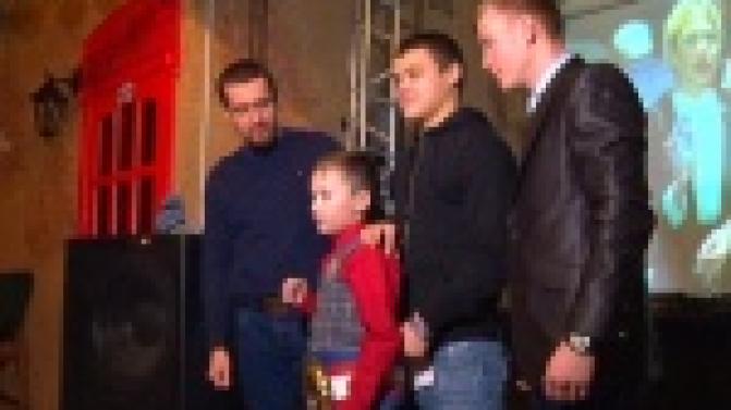 Профессиональный турнир по боксу "Стальная битва в Первом" завершился