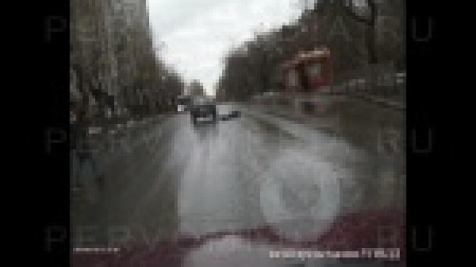 Записи с регистраторов пьяниц-водителей, видео с камер наблюдения и документальные съёмки.