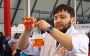 Электронные животные и роботы - сладкоежки