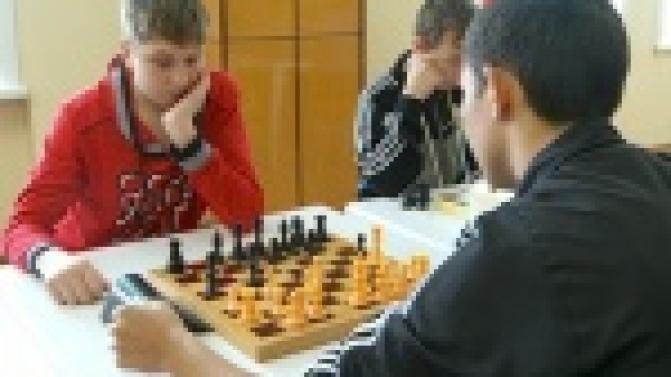 Дом спорта на один день объединил юных шахматистов города