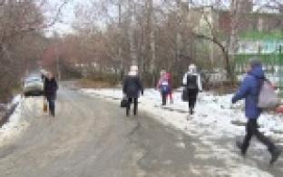 Подростка чуть не сбил водитель иномарки