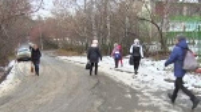 Подростка чуть не сбил водитель иномарки